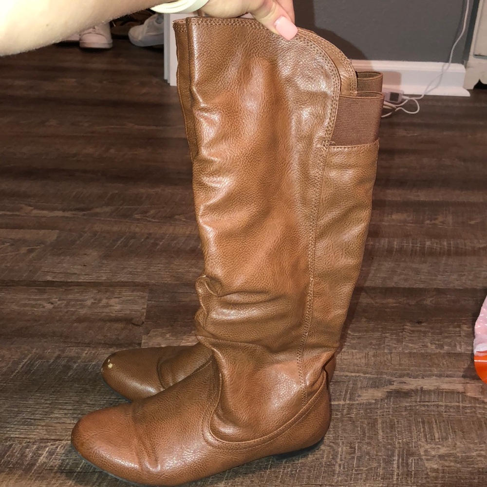 Fergie boots